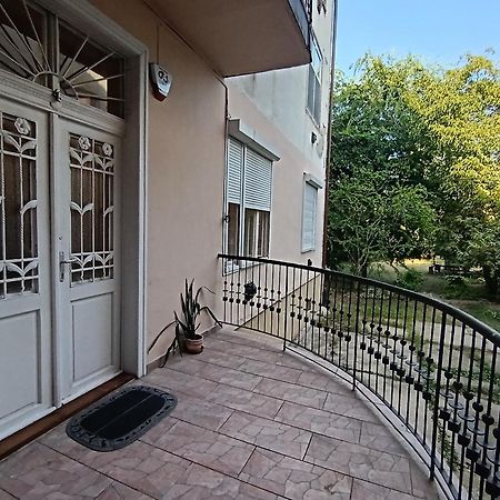 Rom Apartman Budapest Esterno foto
