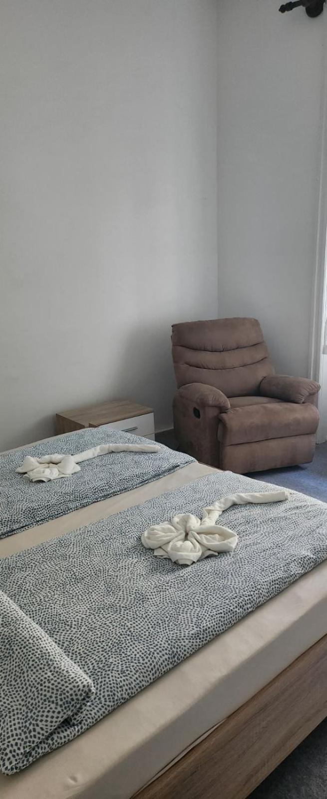 Rom Apartman Budapest Esterno foto