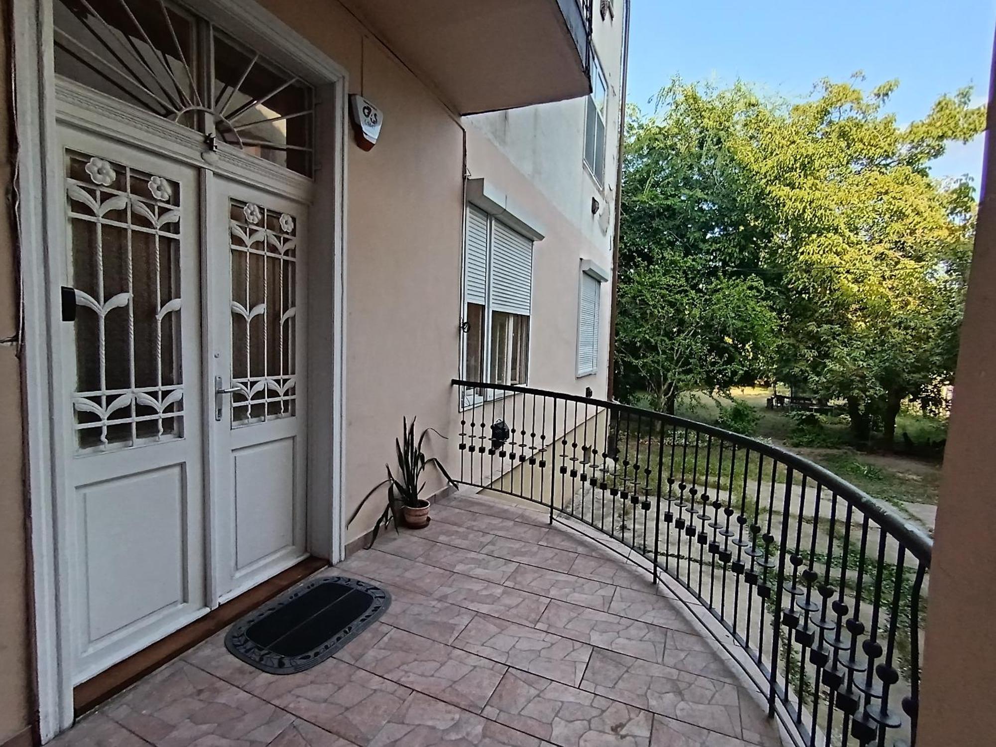 Rom Apartman Budapest Esterno foto